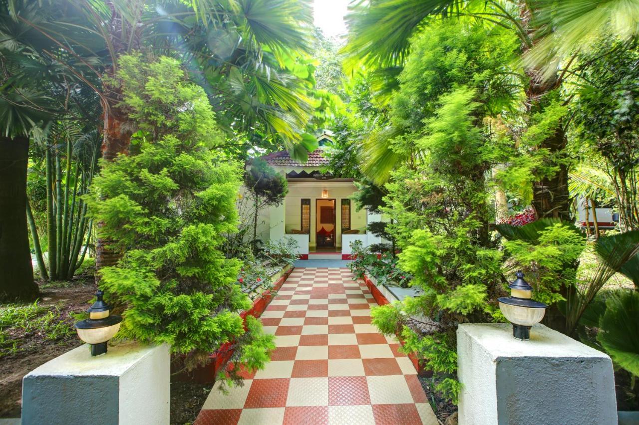 Gokulam Grand Resort & Spa, Coorg Kushālnagar Exterior photo