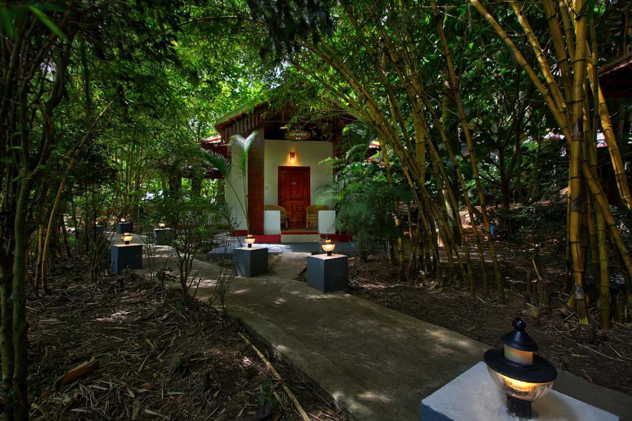 Gokulam Grand Resort & Spa, Coorg Kushālnagar Exterior photo