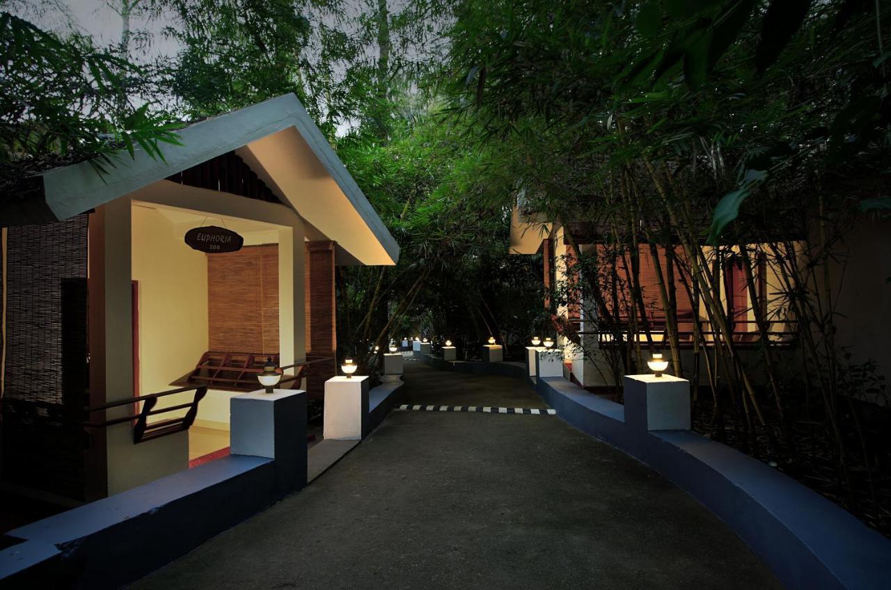 Gokulam Grand Resort & Spa, Coorg Kushālnagar Exterior photo
